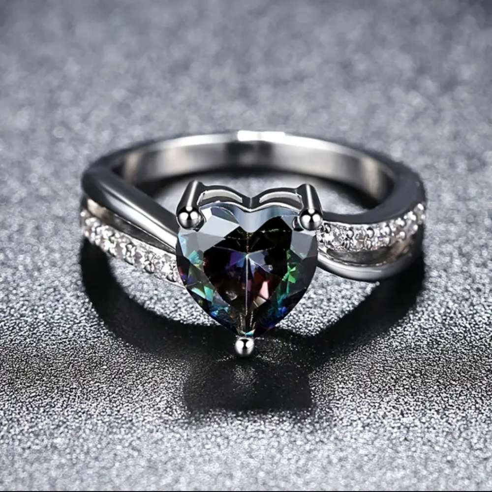 Women's Ring Love Heart Shaped Couple Ring Rainbow Zircon